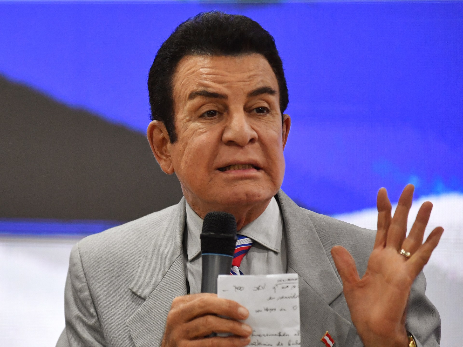 «استهداف عصفورة المدعوم من ترامب بتهمة تزوير انتخابات الرئاسة في هندوراس»