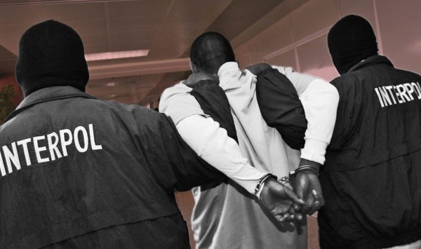 «إجراءات الإنتربول تُفضي لترحيل عضو لجنة إزالة التمكين إلى السودان»