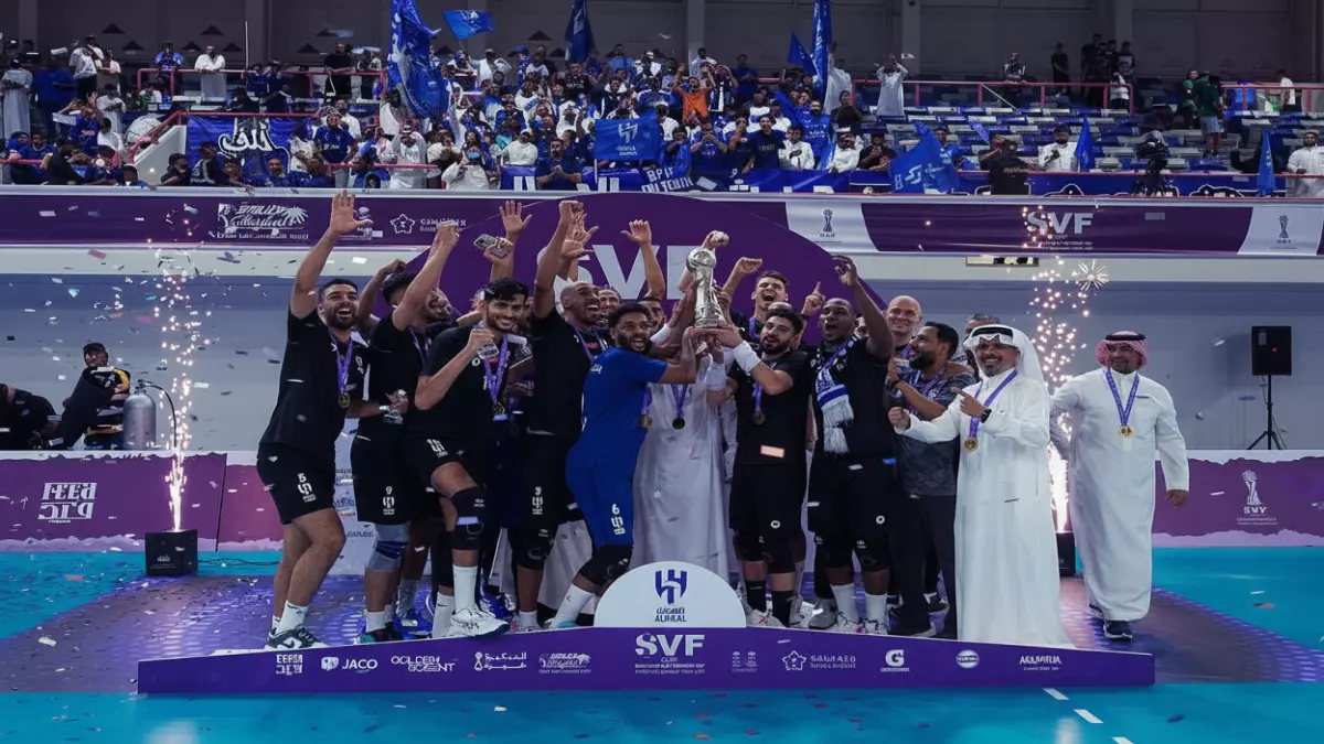 «مفاجأة في النهائي» الهلال يتألق ويفوز على الأهلي 3-0 ليحصد لقب كأس الطائرة وسط تألق جماهيري مذهل!