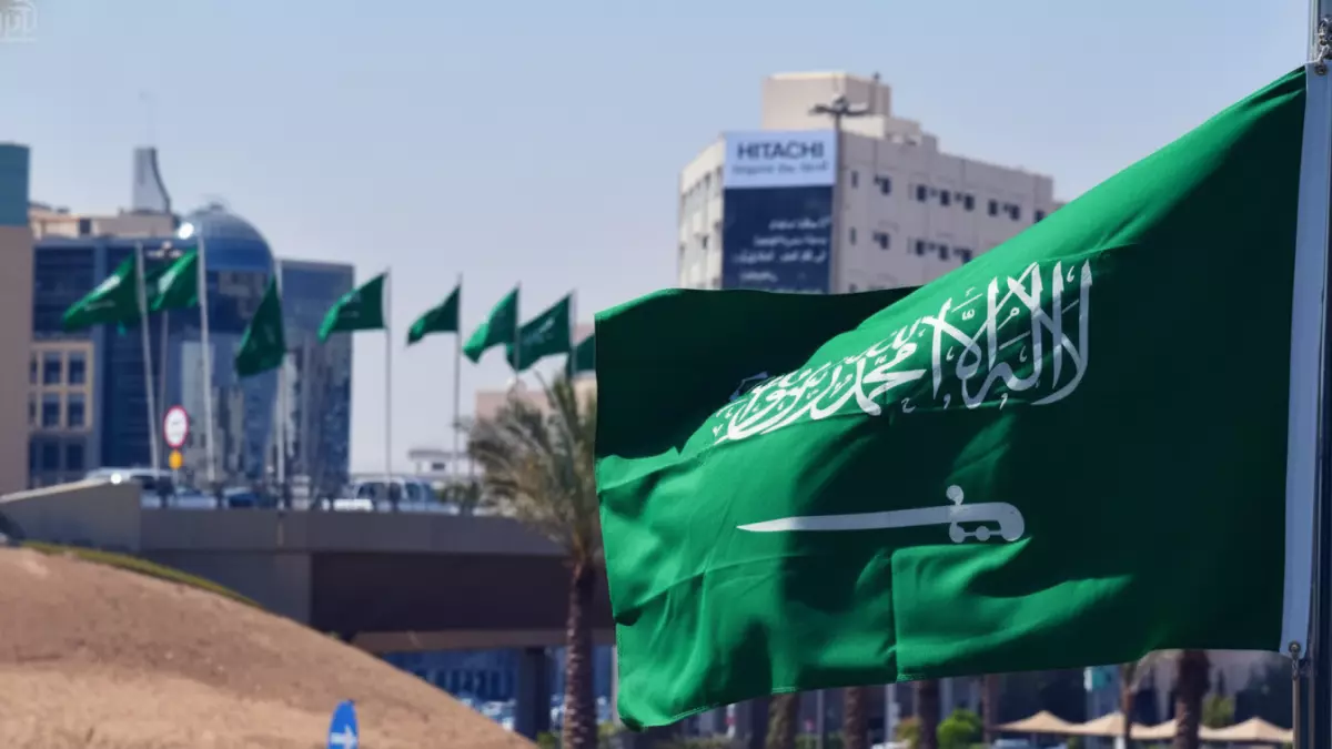 «فرصة استثمارية فريدة» السعودية تتيح الحرمين الشريفين للاستثمار الأجنبي وتحدد 90% كحد أقصى للتملك في مكة والمدينة اعتبارًا من يناير المقبل