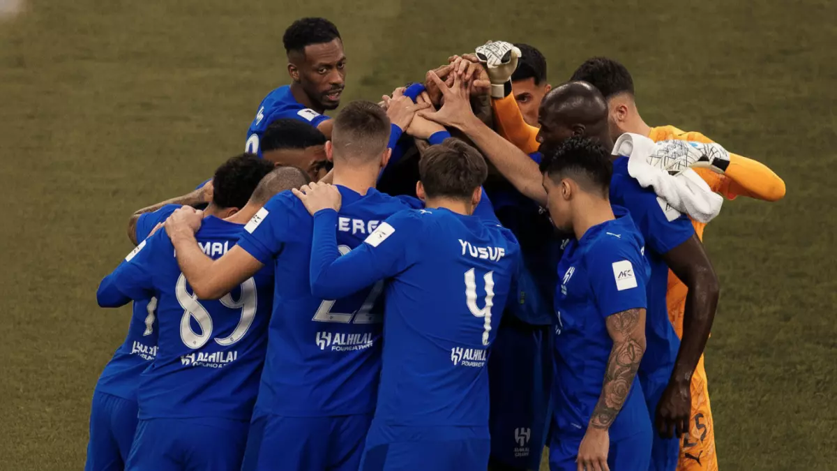 «صفقة تاريخية تهز أوروبا» الهلال يتعاقد مع ‘جلاد برشلونة’ بتوصية شخصية من إنزاغي