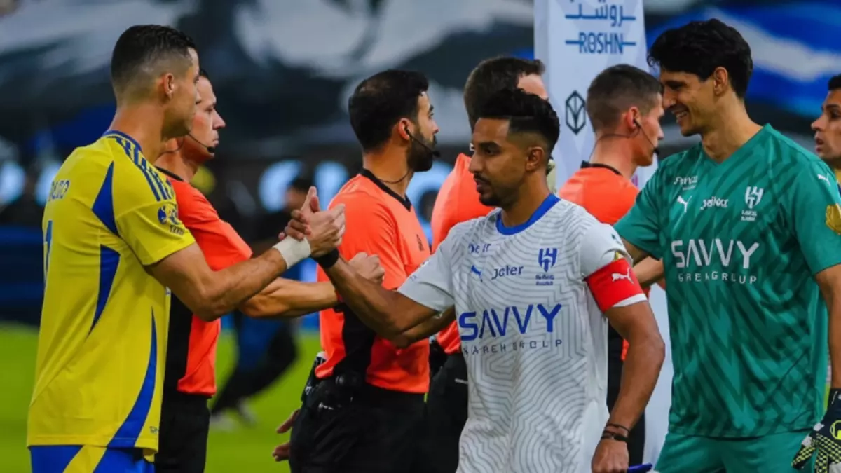 «منافسة مثيرة: الأهلي السعودي يتحدى عمالقة أوروبا وصلاح ينافس على لقب الأفضل عالمياً مع مفاجأة تثير الدهشة بخروج هذا النادي!»