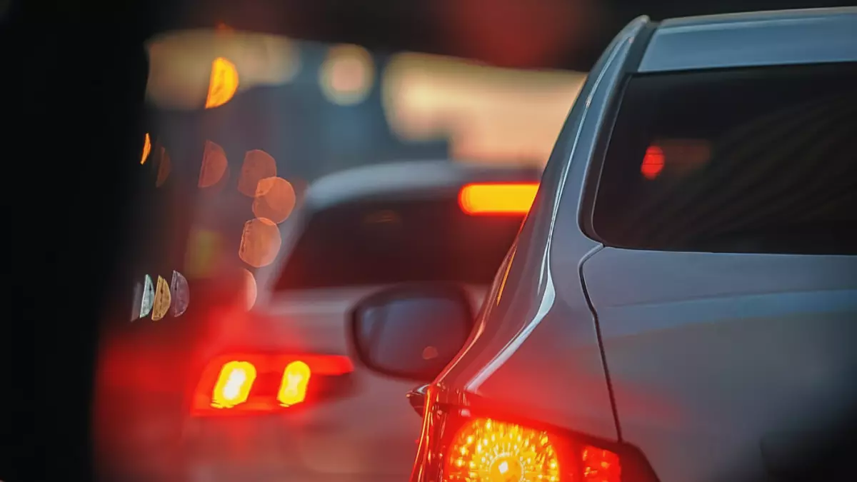 «تحذير جذري للسائقين» 6 مواقف خطيرة تتطلب التوقف الفوري وغرامة 2000 ريال في انتظارك!