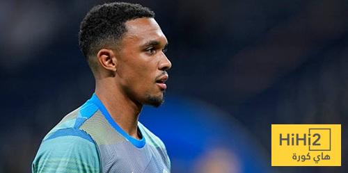 «الحب والإخلاص في أصعب اللحظات» أول لاعب يساند أرنولد بعد إصابته