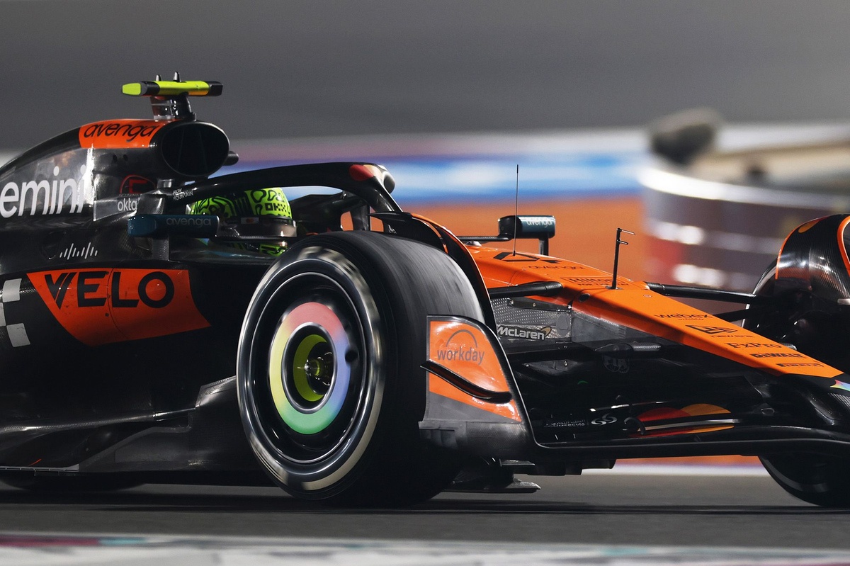 «سرعة نوريس تدهش الجميع أمام فيرستابن في تجارب أبوظبي الحرة الثانية، وبياستري يحتل المركز الحادي عشر»