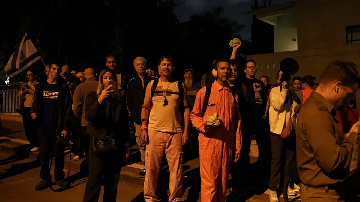 «التظاهرات في تل أبيب تعبر عن رفض عفو نتنياهو: المحاكمة ضرورة لحماية الوحدة الوطنية»